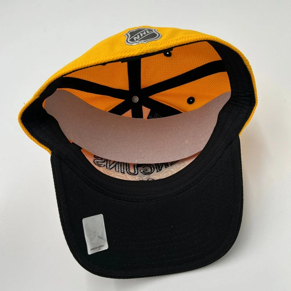 Adidas Pittsburgh Penguins NHL Hockey Hat Yellow Black Flex Fit Cap S/M FitMax70
